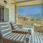 Levanda Villa Stoúpa